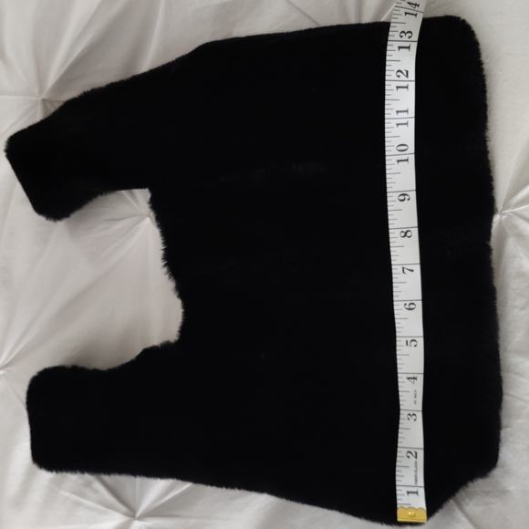 Kara black faux fur handle bag - Picture 6 of 7